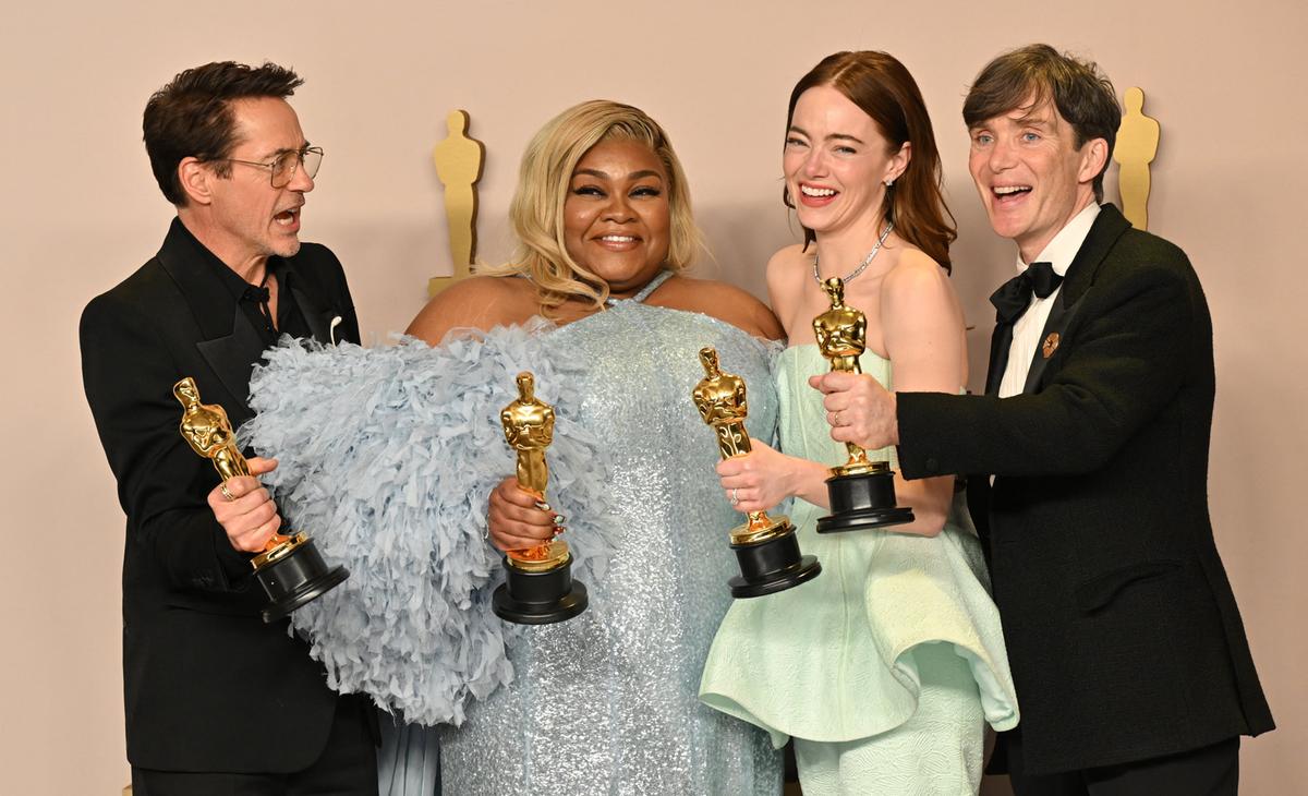 Robert Downey Jr, Da’Vine Joy Randolph, Emma Stone e Cillian Murphy, os grandes ganhadores do Oscar 2024 (Foto/Robyn Beck / AFP - via @omelete)