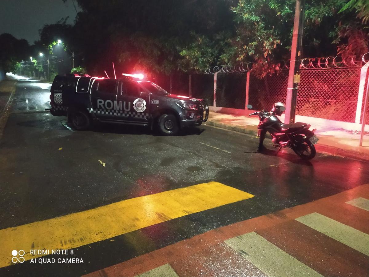 Uma das apreensões aconteceu na avenida Ramid Mauad, quando a guarnição foi ultrapassada pela direita da via por um motociclista em alta velocidade (Foto/Divulgação)