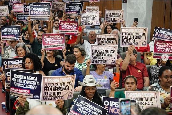 O pleito da categoria é que seja dada assistência médica do Ipsemg aos professores aposentados pelo INSS (Foto/Reprodução)