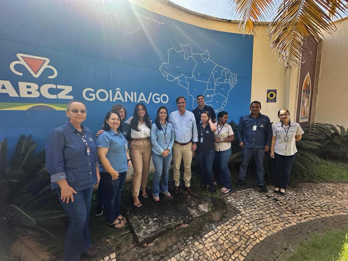 Na passagem pelo ETR em Goiânia, o presidente da ABCZ ressaltou a relevância da equipe para o desenvolvimento na pecuária do estado (Foto/ Divulgação)