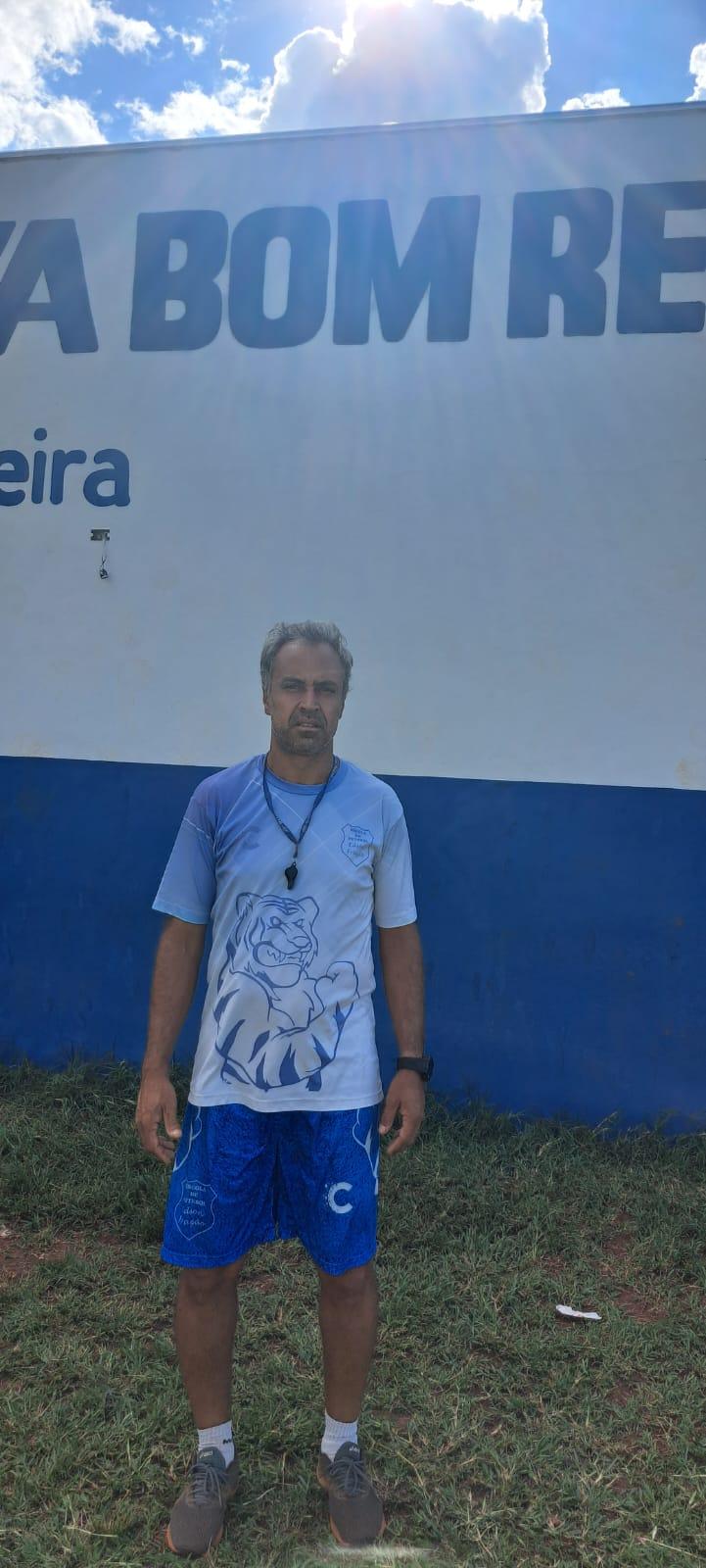 Edson Frazão, técnico do Infantil do Bom Retiro (Foto/Divulgação)