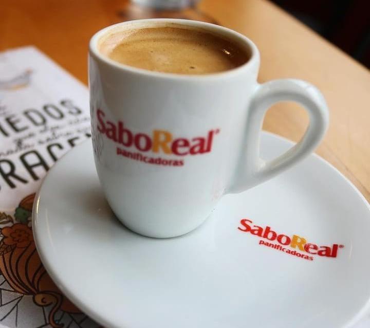 Nada como começar a semana com um saboroso cappuccino da panificadora SaboReal, da avenida da Saudade (Foto/Divulgação)