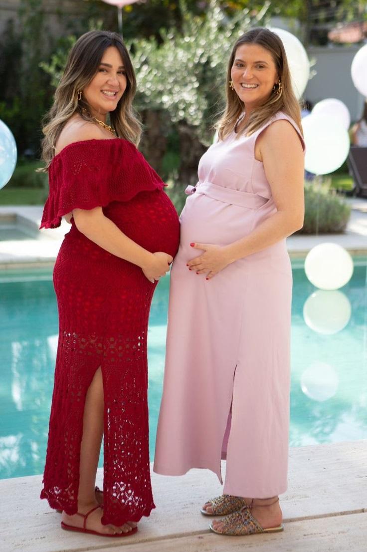 Bump friends! Barbara e Fernanda Sortino, também gravidíssima de uma princesa, para junho ()