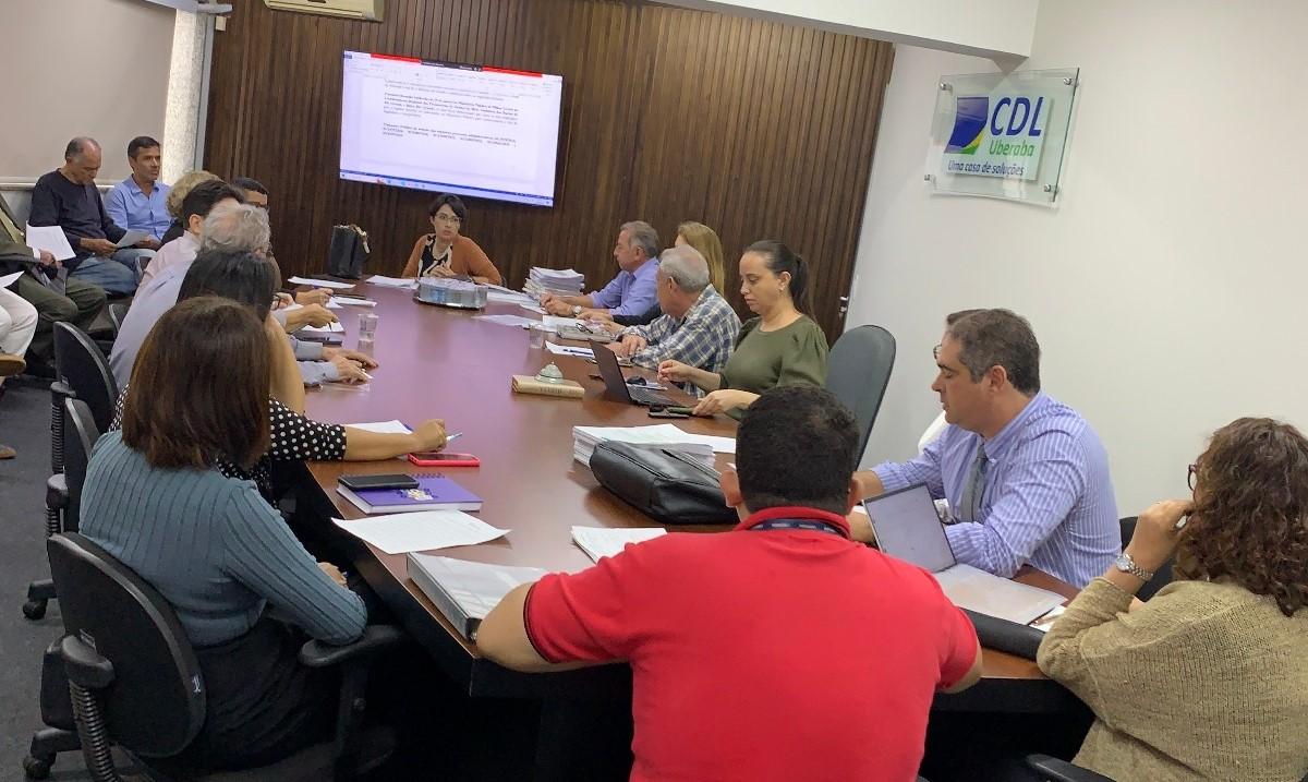 Colegiado passa a fazer reuniões itinerantes e a primeira, realizada ontem, ocorreu na sede da Câmara de Dirigentes Lojistas de Uberaba (Foto/Divulgação)