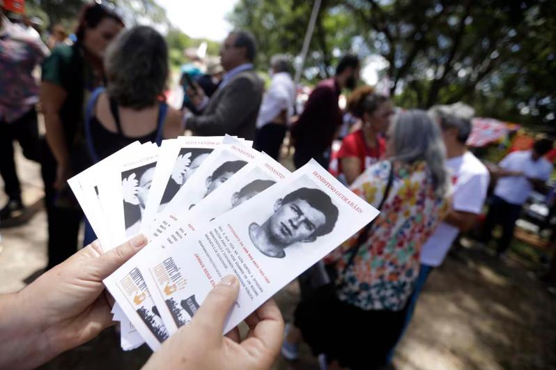 Dezenas de famílias ainda buscam respostas sobre o paradeiro de familiares e amigos desaparecidos durante a ditadura no Brasil (Foto/Joédson Alves/Agência Brasil)