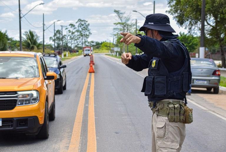Polícia Rodoviária Federal realizou operações em pontos estratégicos com objetivo de reduzir o número de acidentes (Foto/Divulgação)