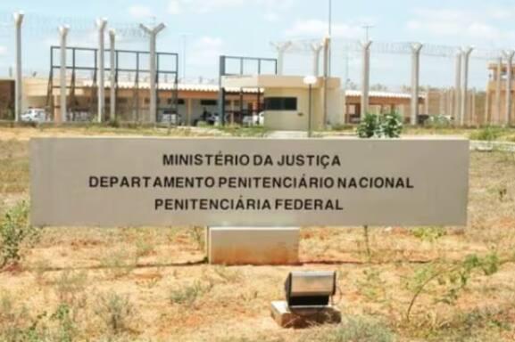 A fachada da Penitenciária Federal em Mossoró, no Rio Grande do Norte (Foto/Divulgação/MJ)