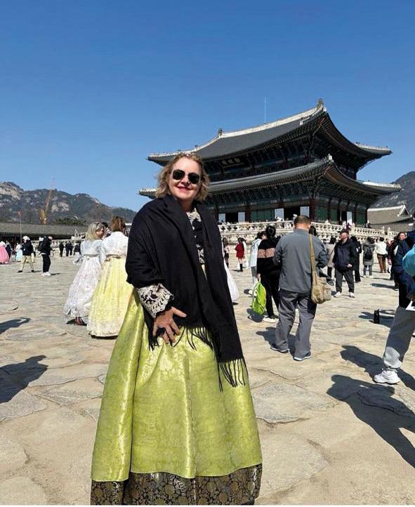 Regina Costa Rabelo fez uma linda viagem por vários países do Oriente e se encantou pela cidade de Seul, na Coreia do Sul (Foto/Arquivo pessoal)