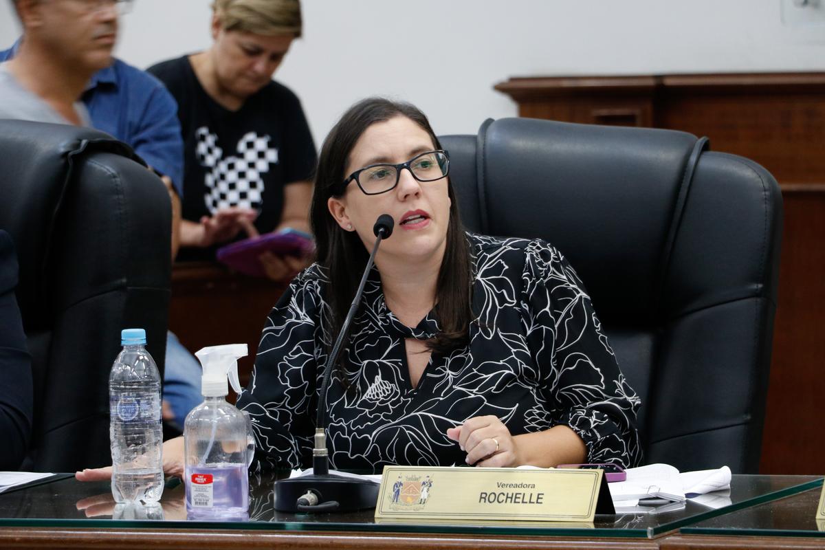 Vereadora Rochelle Gutierrez cobra posicionamento da Prefeitura sobre as providências adotadas para a situação (Foto/Jully Borges/CMU)
