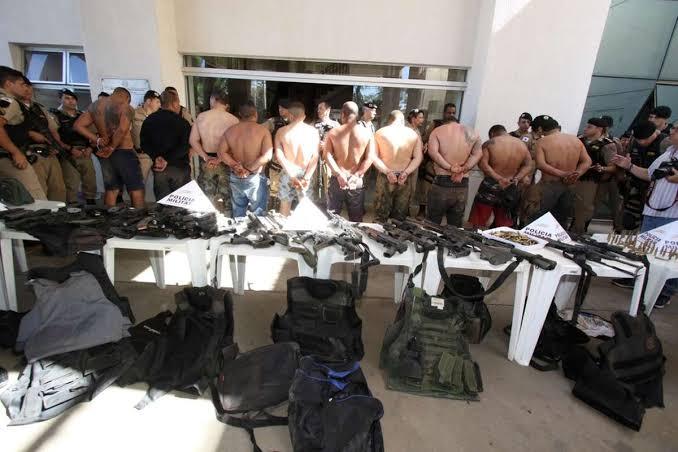 Onze homens que foram presos e posteriormente condenados a 1.579 anos de prisão - somando-se as penas - por participarem do ataque à agência do Banco do Brasil, em 27 de junho de 2019, em Uberaba (Foto/Divulgação)