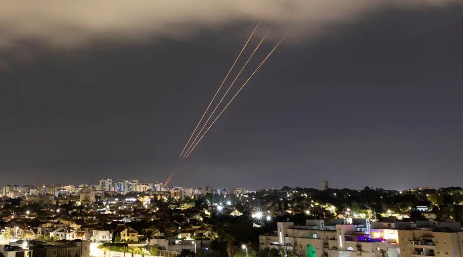 Bombardeio (Foto/Reuters/Amir Cohen)