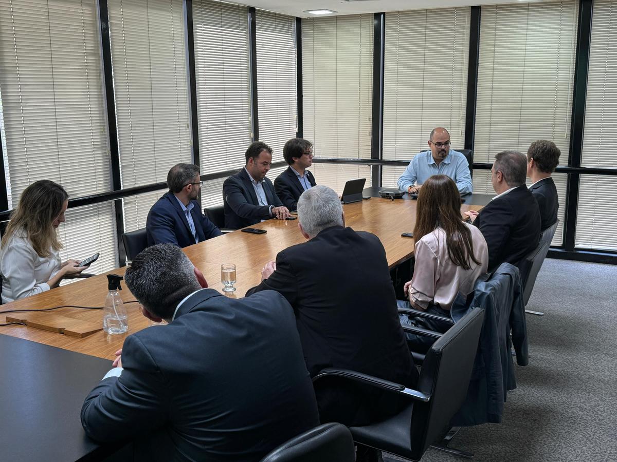 Vice-governador Mateus Simões reuniu-se ontem com representantes da EPR-Triângulo, concessionária de rodovias estaduais da região (Foto/Divulgação)