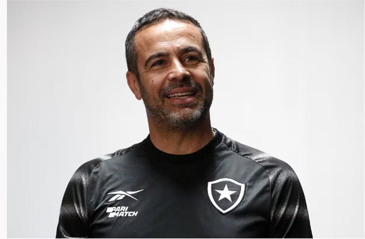Artur Jorge inicia seu trabalho no Botafogo já com um grande desafio pela frente (Foto/Vitor Silva/Botafogo)