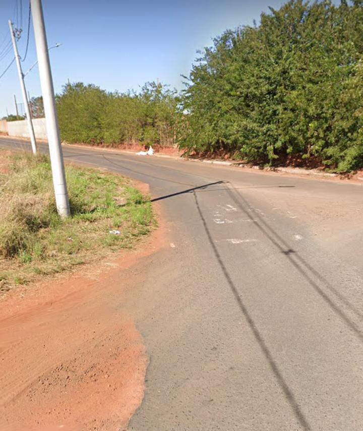 Local estaria abandonado e sem limpeza, segundo a denúncia (Foto/Divulgação Google Street View)