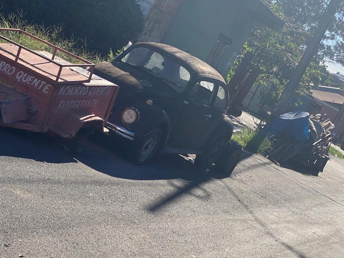 Carro abandonado no Jardim Maracanã (Foto/Leitor JM)