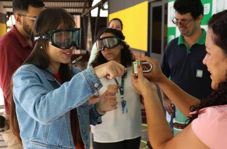 Óculos de realidade virtual vão simular estado de embriaguez e acidentes para que os jovens possam se conscientizar dos riscos (Foto/Reprodução)
