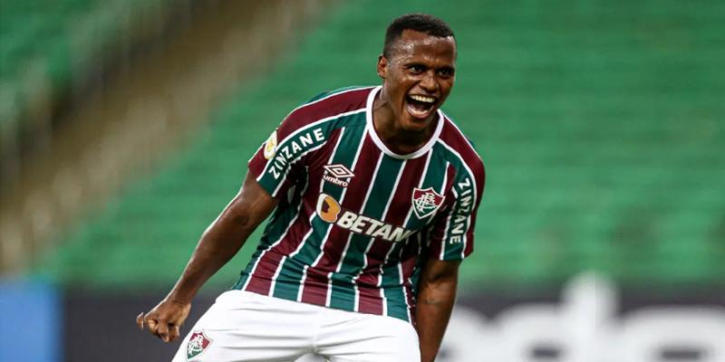 Jhon Arias, o incansável motor do Fluminense, não foi poupado no jogo de ontem (Foto/Lucas Merçon/Fluminense)