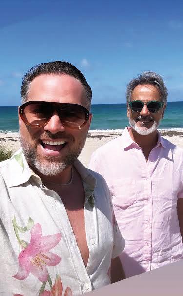 Felipe Costacurta e Carlos Nascimento curtem férias fazendo um tour maravilhoso por várias cidades dos Estados Unidos. Na foto eles aproveitam a temporada em Miami (Foto/Arquivo pessoal)