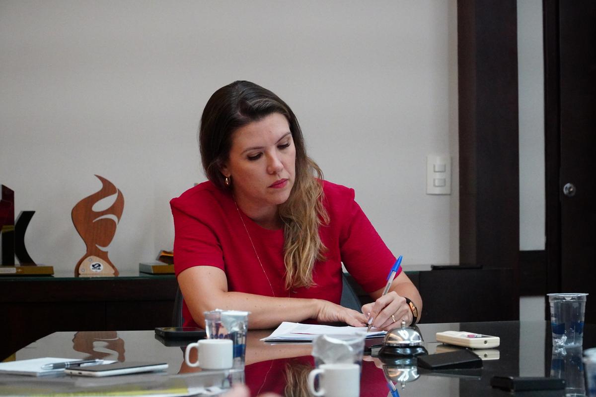 Prefeita Elisa Araújo diz que aguarda posicionamento da equipe jurídica para definir os próximos passos a serem dados (Foto/Divulgação)