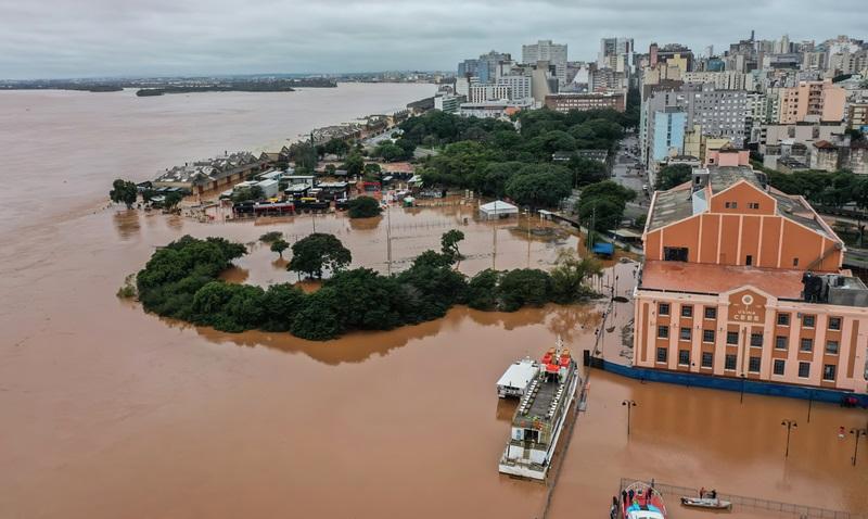 O dilúvio que caiu no Rio Grande do Sul impossibilitou a realização de todos os jogos de futebol naquele estado (Foto/Alex Rodrigues)