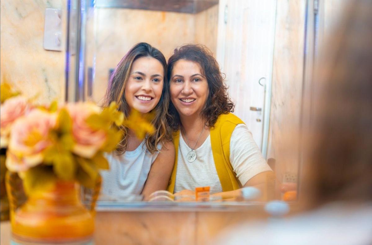 A campanha do Dia das Mães do Shopping Uberaba tem como protagonistas a liderança do Grupo Raízes Botika, incluindo O Boticário, Tiza Ribeiro e sua filha, Camila. (FOTO/ ARQUIVO)