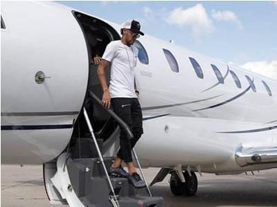 "Desde já, agradeço aos pilotos das minhas aeronaves e a todas as pessoas envolvidas”, disse Neymar (Foto/Facebook)