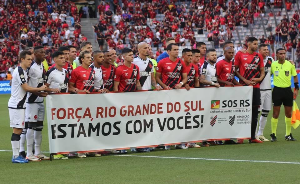 A solidariedade á tragédia do Rio Grande chega aos gramados do futebol (Foto/Valquir Aureliano/Bem Paraná)