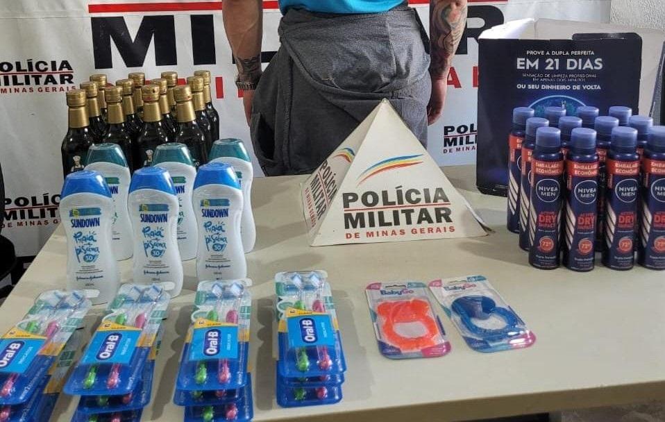 O promotor de vendas misturava mercadorias, principalmente garrafas de azeite, no material promocional com o qual trabalhava no supermercado (Foto/Divulgação)