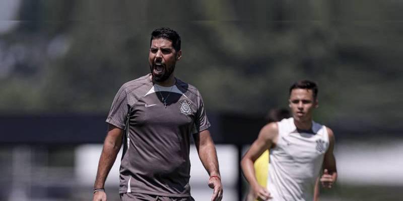 "Quem não mata, morre". Assim António Oliveira resumiu a derrota do Corinthians para o Flamengo (Foto/Rodrigo Coca/Ag. Corinthias)