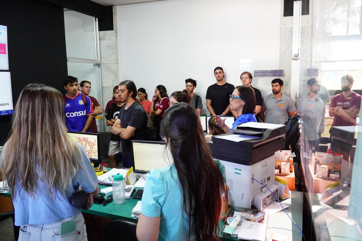 Visita foi realizada por alunos da disciplina de Transporte Público (Foto/Lílian Veronezi/PMU)