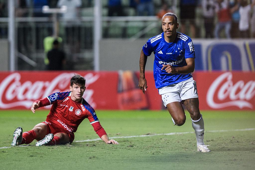 Com o resultado, o Cruzeiro chegou a nove pontos em segundo lugar da chave (Foto/Gustavo Aleixo/Cruzeiro)
