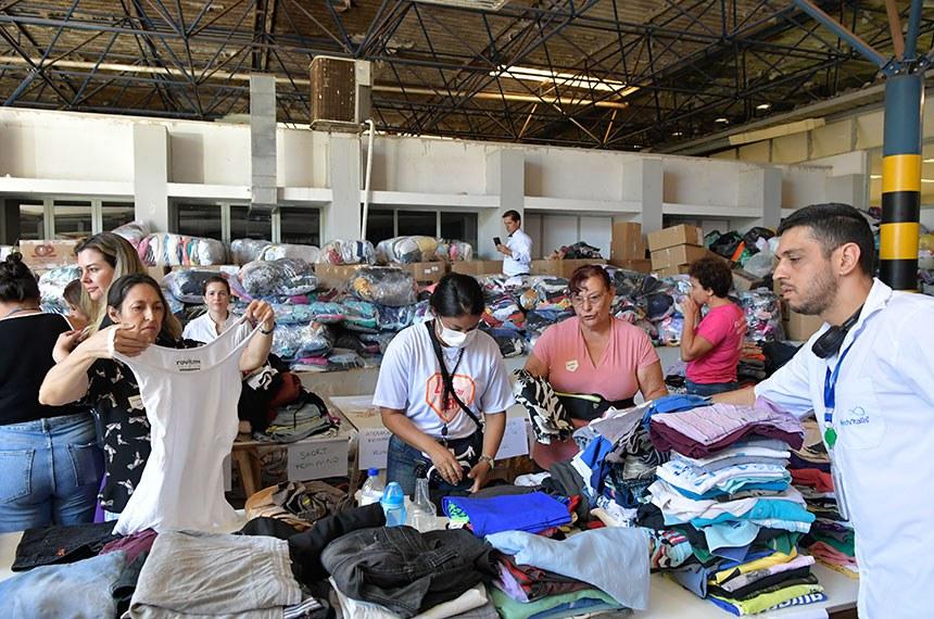 Campanhas pedem que a população não doe mais roupas (Foto/Agência Senado)