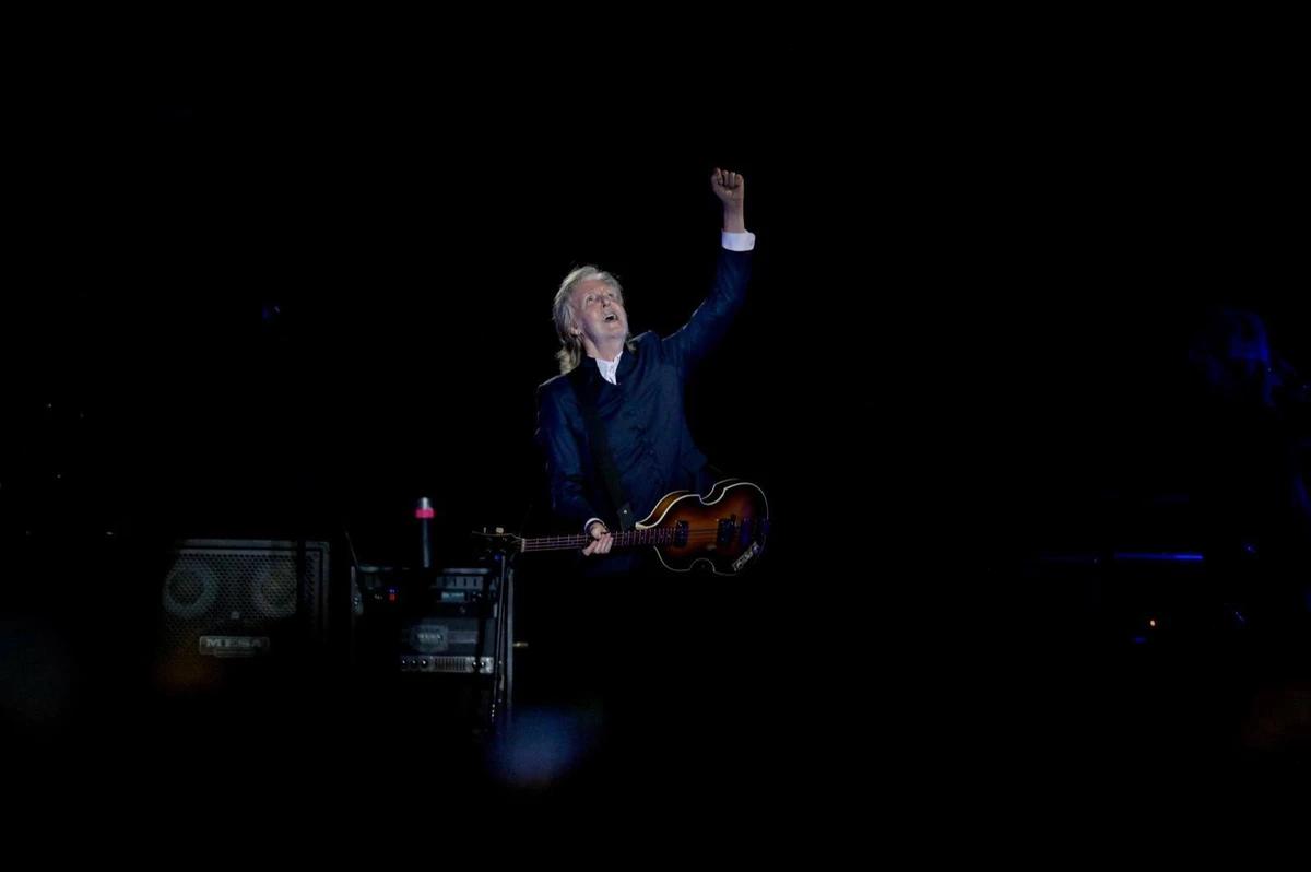 Paul McCartney em apresentação da turnê Got Back em Belo Horizonte no último domingo, 4 de dezembro (Foto/Fred Magno/O Tempo)