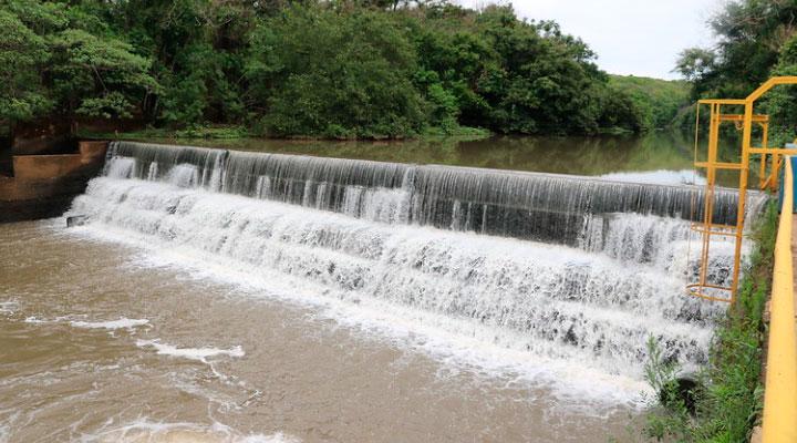 A implantação da barragem no rio Uberaba foi paralisada no fim de 2020 por inconsistências no projeto técnico ( )