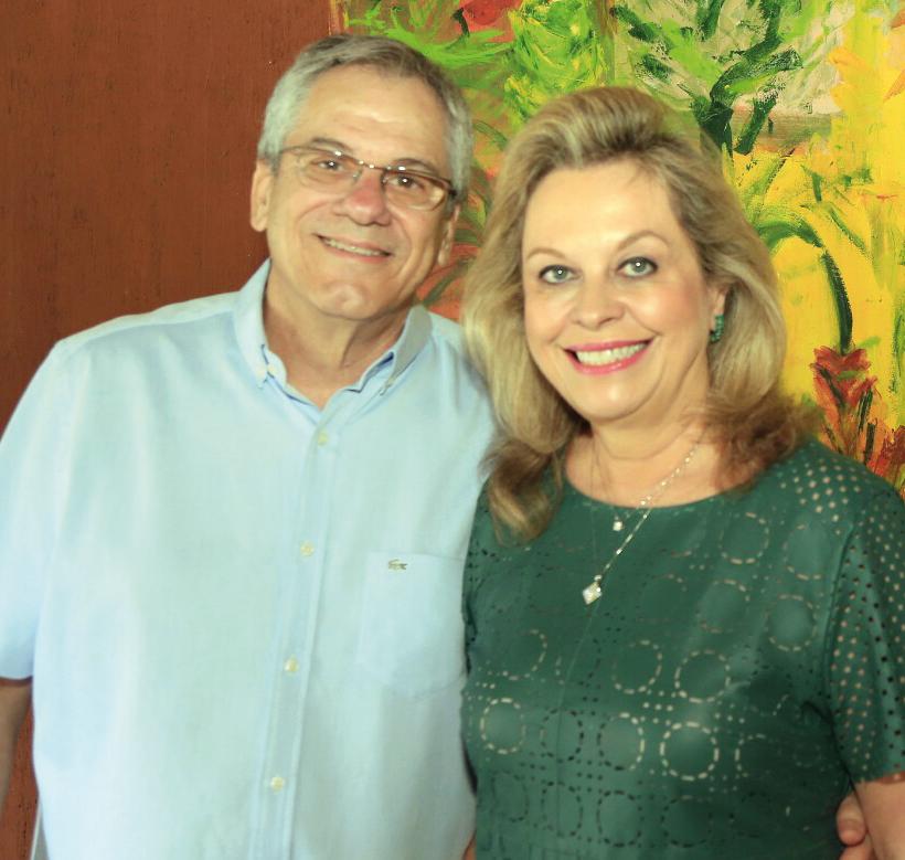 O diretor do Grupo JM de Comunicação, Luiz Ciabotti Neto vai comemorar seu aniversário amanhã ao lado da esposa Lídia, das filhas e netos (Foto/Arquivo pessoal)