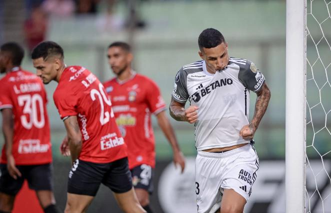 Guilherme Arana anotou um dos gols do Galo sobre o Caracas na estreia da Libertadores (Foto/Reprodução)