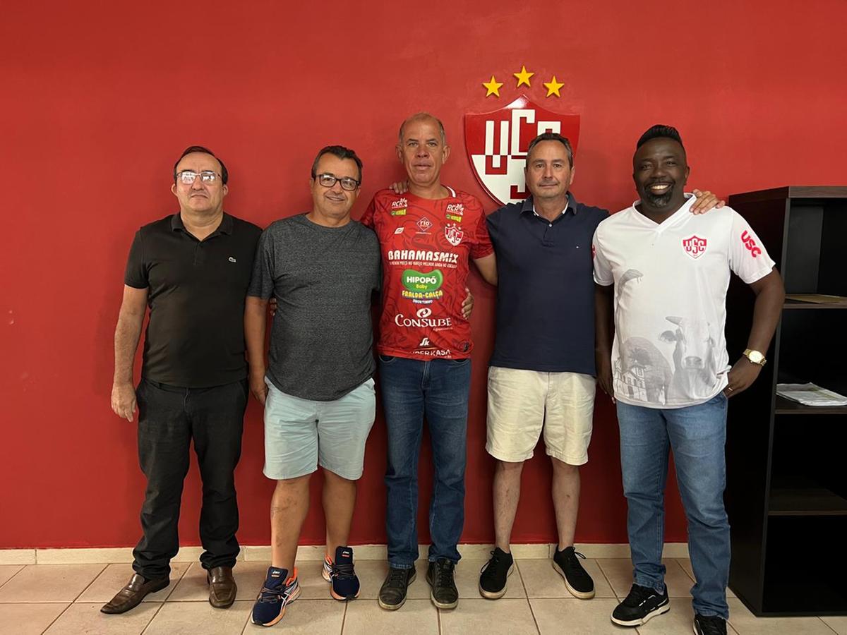 Diretoria executiva formada pelo Dr. Luiz Fernando de Freitas, Djair Batista, Rodrigo Alcino Vieira, Mário Renato Palmerio e o Pastor Eloisio  dos Santos (Foto/Divulgação)