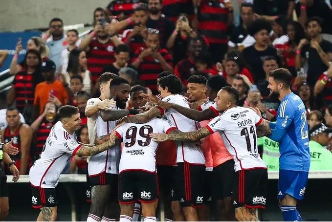 O Flamengo tomou conta da partida e o que era festa virou frustração para os vascaínos (Foto/Gilvan de Souza/CRF)