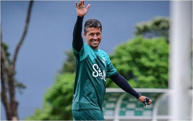 Thiago Carpini ainda não conseguiu tirar o melhor do time do Vitória e o time está ladeira abaixo (Foto/Gabriel Tadiotto/Juventude)