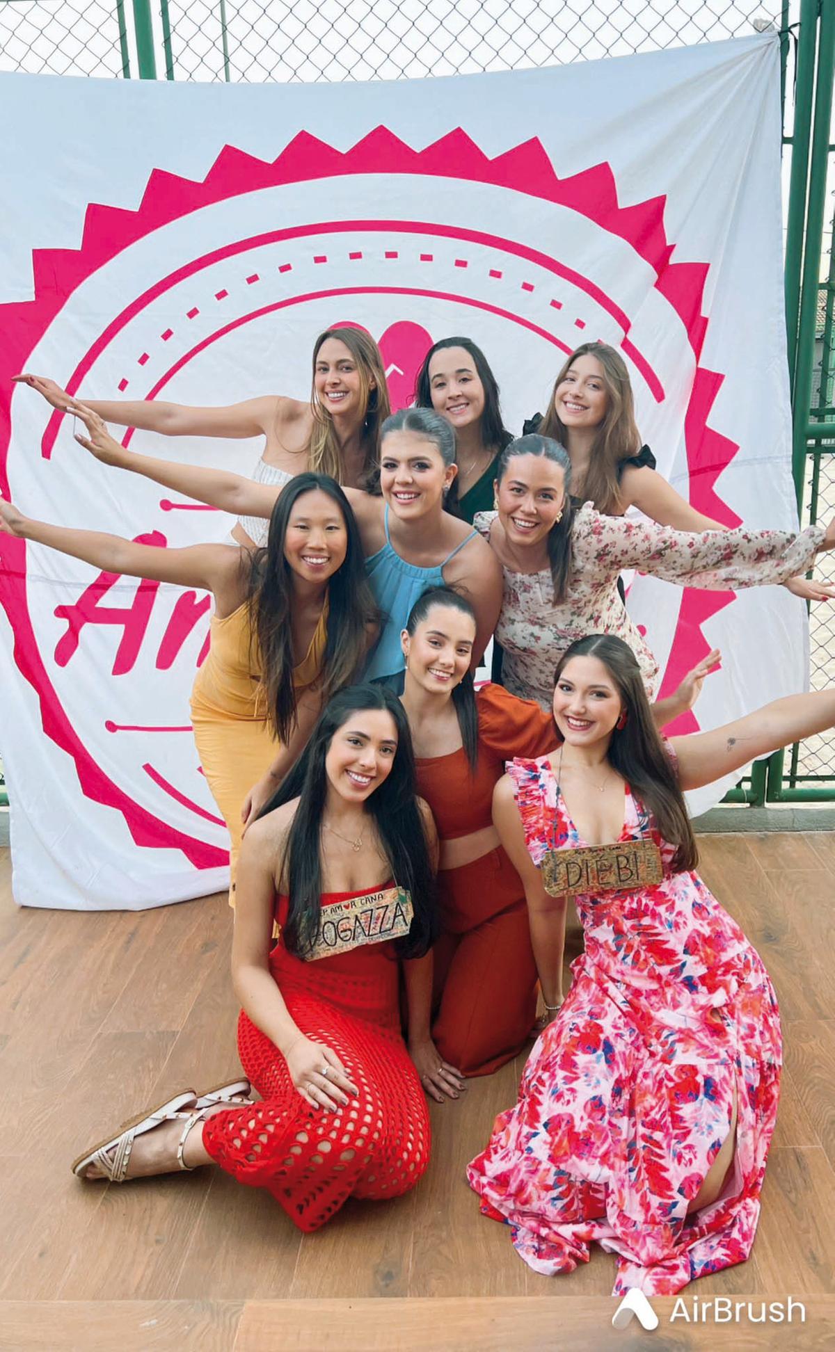 Luisa, Mariane, Larissa, outra Larissa, Maria Eduarda, Maria Gabriela, Isadora e Bárbara (Foto/Arquivo pessoal)