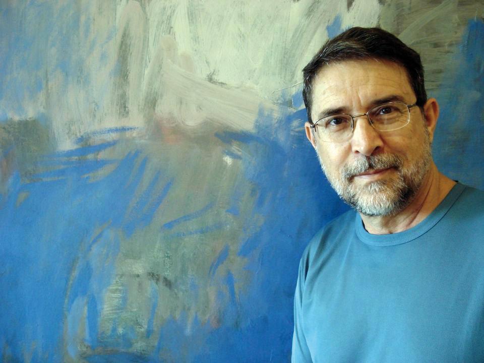 O renomado artista plástico Hélio Siqueira abriu ontem sua exposição no Centro Cultural Cecília Palmério (Foto/Arquivo pessoal)