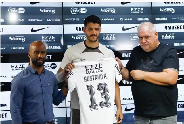 Gustavo Henrique foi expulso infantilmente e irresponsavelmente no jogo de ontem do Corinthians contra o Atlético (GO) (Foto/Divulgação)