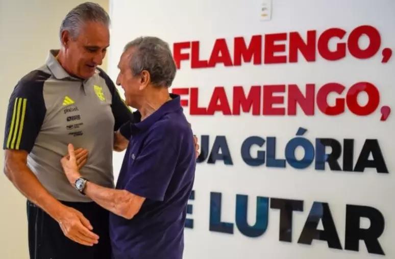 Tite recebeu Parreira com um abraço e externou a sua admiração (Foto/Marcelo Cortes/CRF/Jogada10)