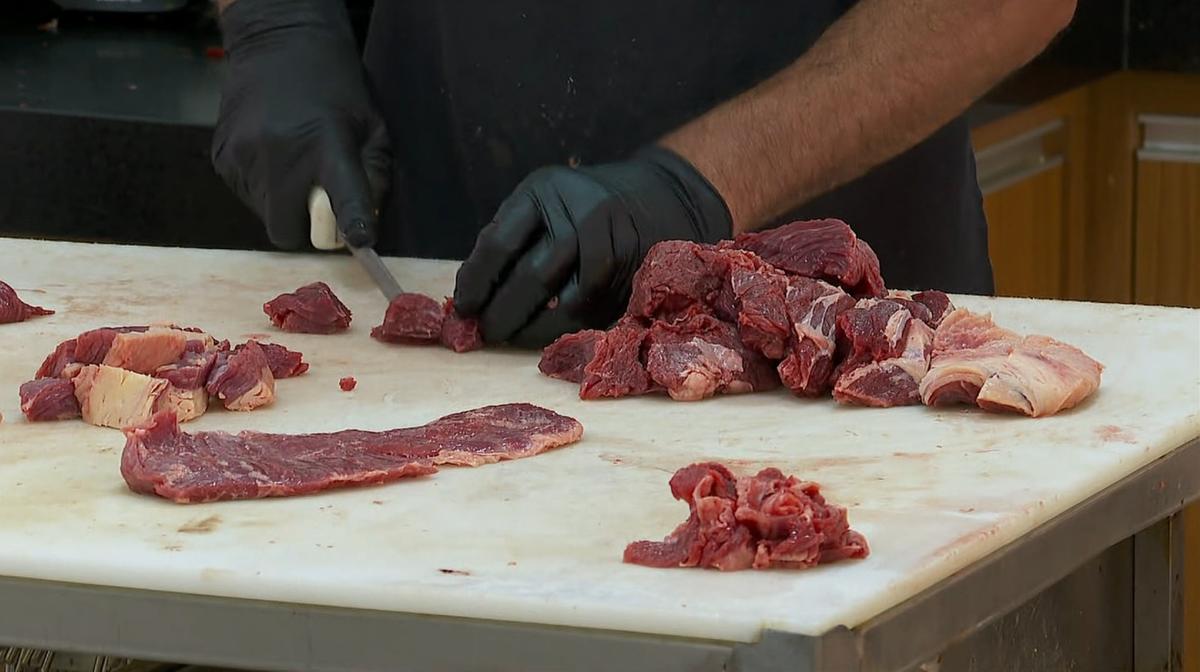 Curso para manipuladores de carnes do comércio varejista acontece na próxima terça-feira na Secretaria de Saúde (Foto/Reprodução)
