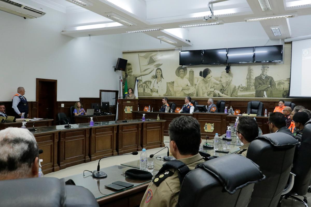 Objetivo do Simpósio foi discutir a Defesa Civil no cotidiano e preparar os órgãos públicos para tornar Uberaba mais segura contra desastres (Foto/Rodrigo Garcia)