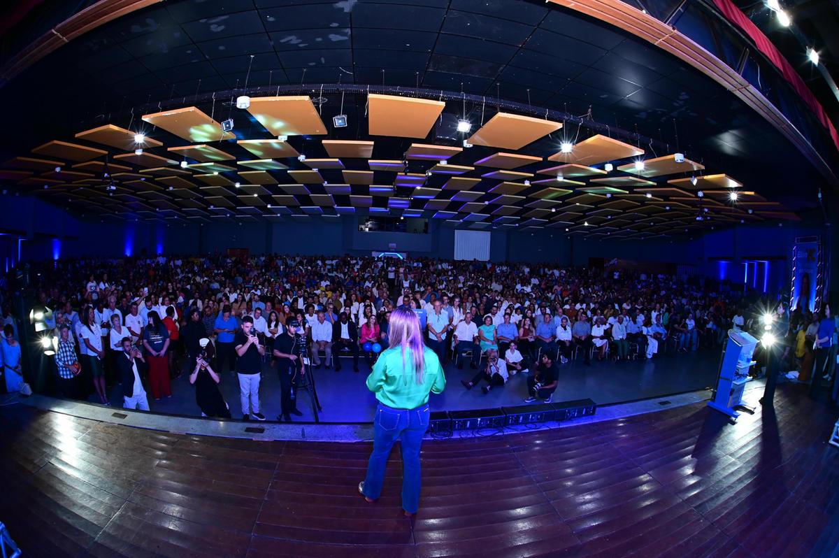 Evento de lançamento à pre-candidatura de Elisa ocorreu no centro de eventos da ABCZ, que esteve lotado de apoiadores (Foto/Divulgação)