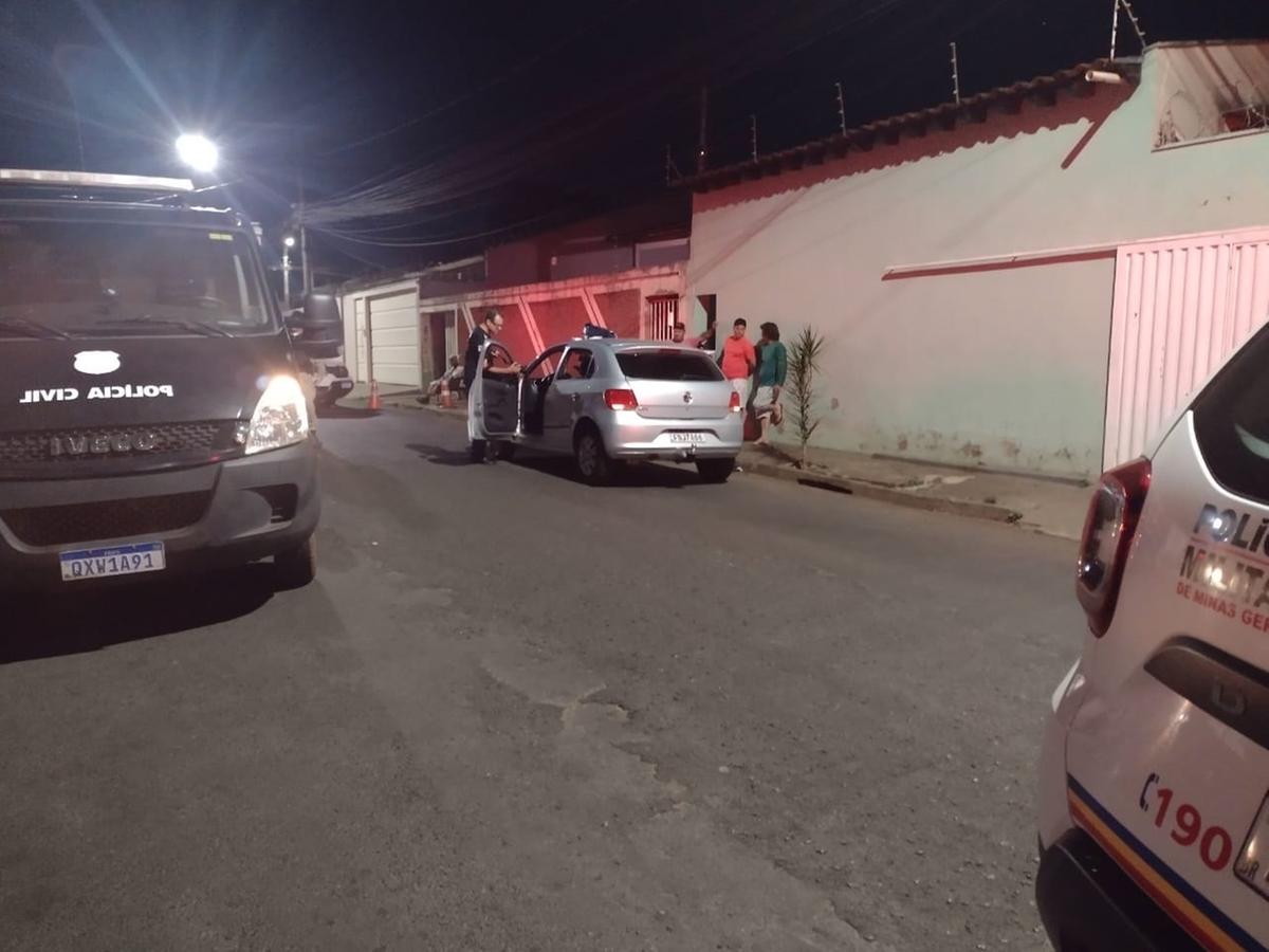 Perícia da Polícia Civil compareceu no local para os primeiros levantamentos e na mesma noite agentes já realizaram diligências (Foto/Divulgação)