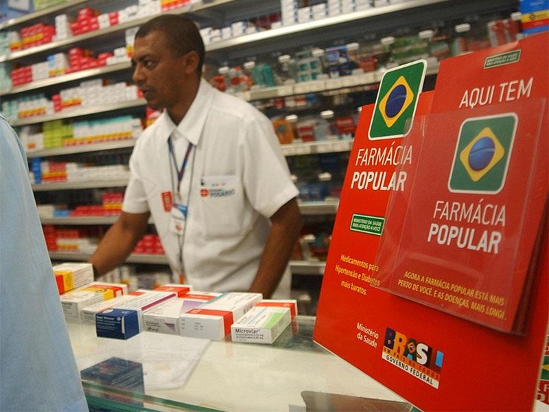 Em Uberaba, são 80 farmácias conveniadas ao programa do governo federal, que oferece medicamentos de graça a mais de 25 mil pessoas (Foto/Reprodução)