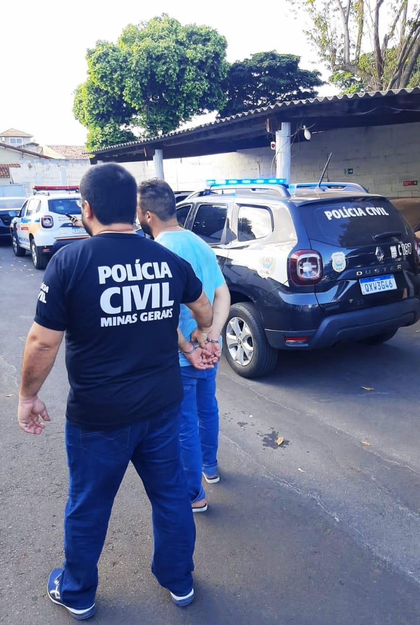 Policiais civis da 1ªDRPC/5ºDPC, em Uberaba, prenderam um homem considerado perigoso e especilista em roubo de defensivos agriculas (Foto/Divulgação)