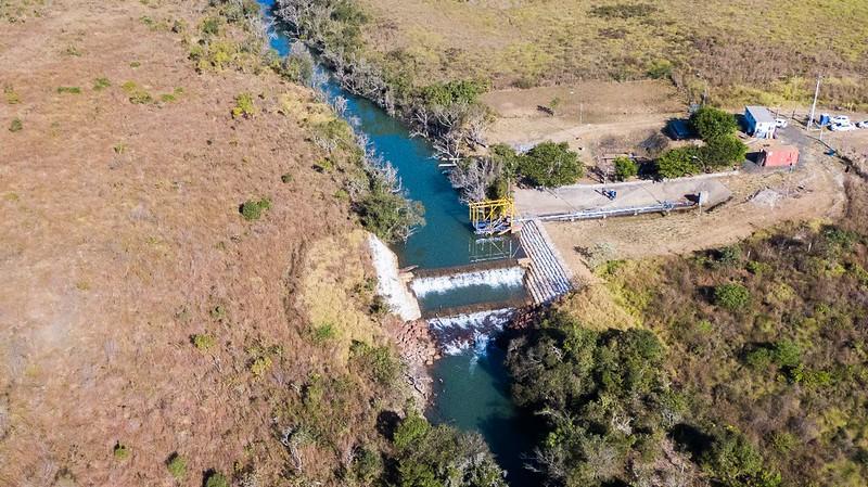 Esta é a primeira vez em 2024 que a Codau utiliza o sistema, que auxilia na vazão do rio Uberaba durante o período de estiagem no município, complementando o abastecimento da cidade (Foto/Divulgação)